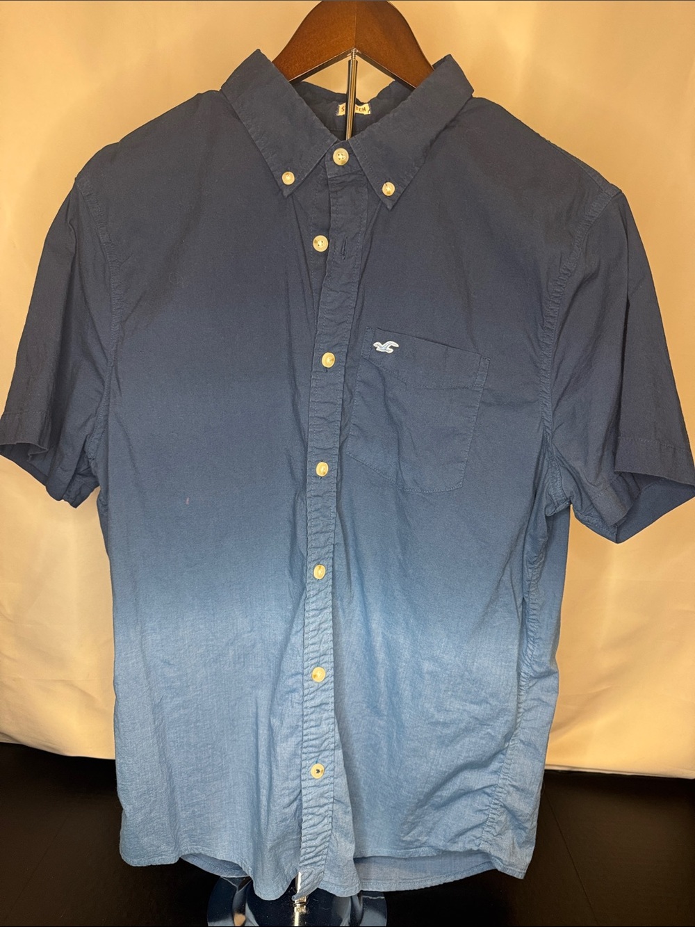 Hollister Men’s Short-Sleeve Button-Down in two tone Blue Ombre Fade Mens Medium